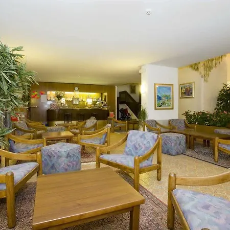 Metropol Hotell 3*